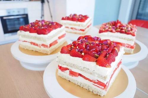 甜品小瓜吃蛋糕,甜品小瓜的甜蜜蛋糕之旅