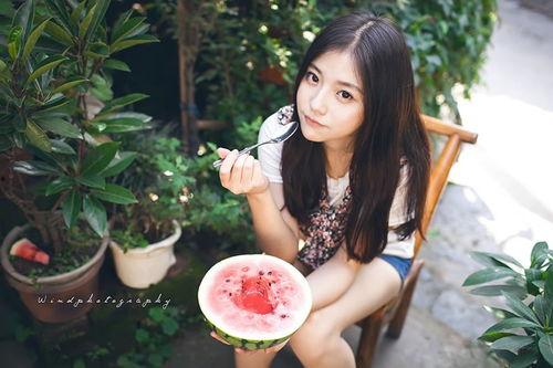 妹妹吃瓜,一场甜蜜的夏日食趣之旅
